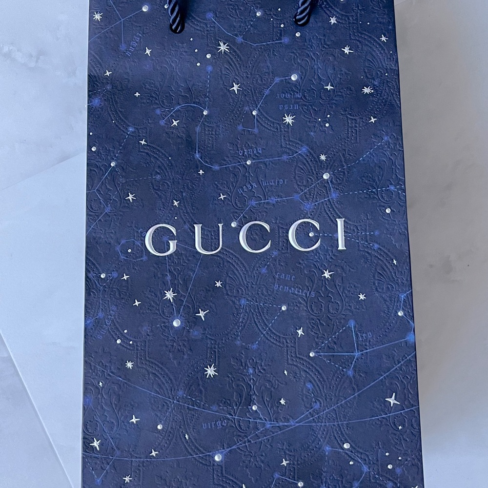 Gucci shoppers/paper bag, with cards/bill paper cover, in mint condition. - Picture 6 of 7